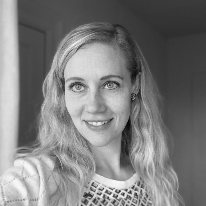 På billedet ses Ditte, der er ungebehandler i CAS